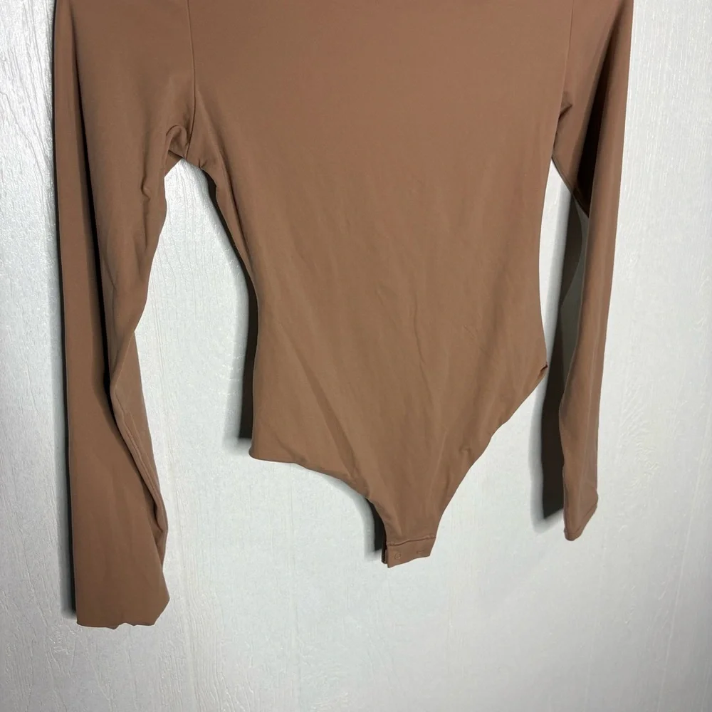 NWT Skims fits everybody long sleeve Crewneck bodysuit size small Sienna - Picture 5 of 11